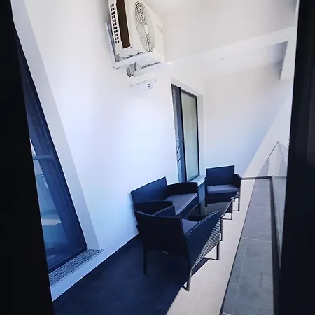 Alberto Apartment Navodari